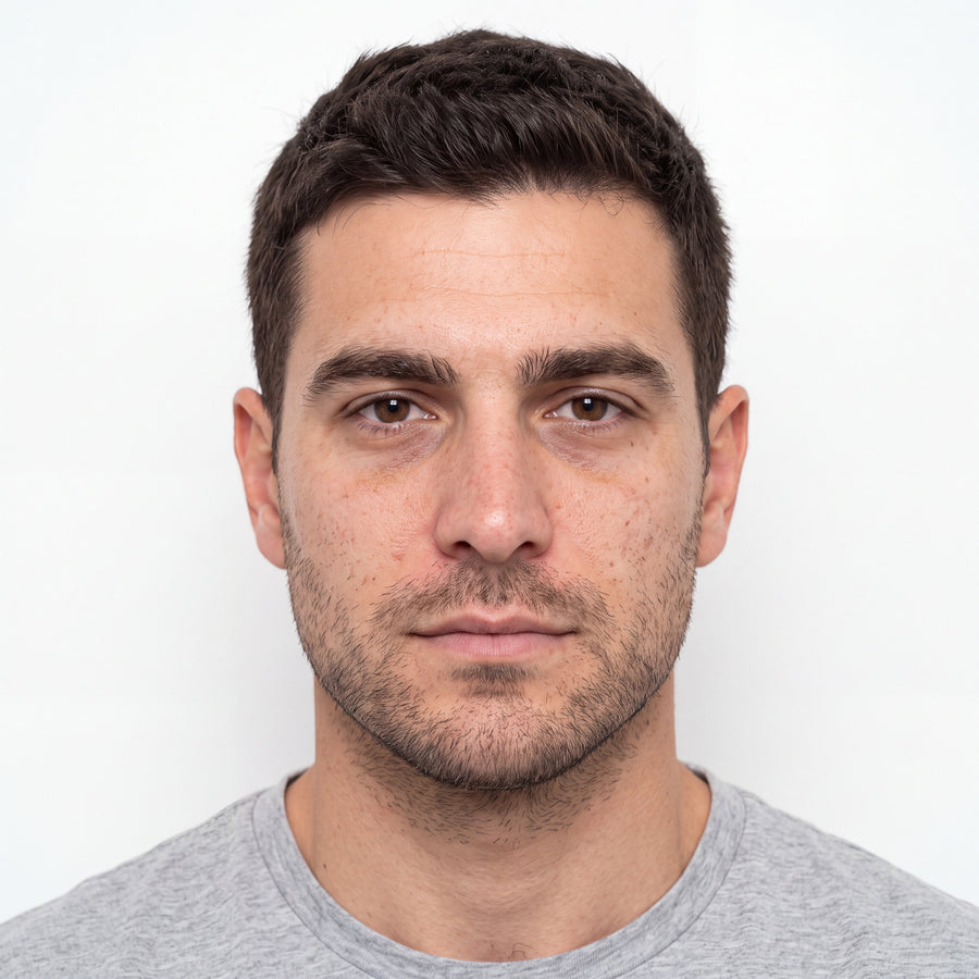 Viso di un uomo prima di applicare Handsomefyer